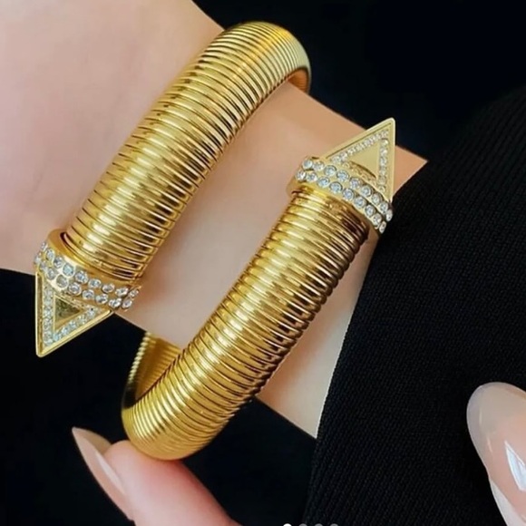 Stunning stainless steel cuff bracelet - Picture 3 of 9